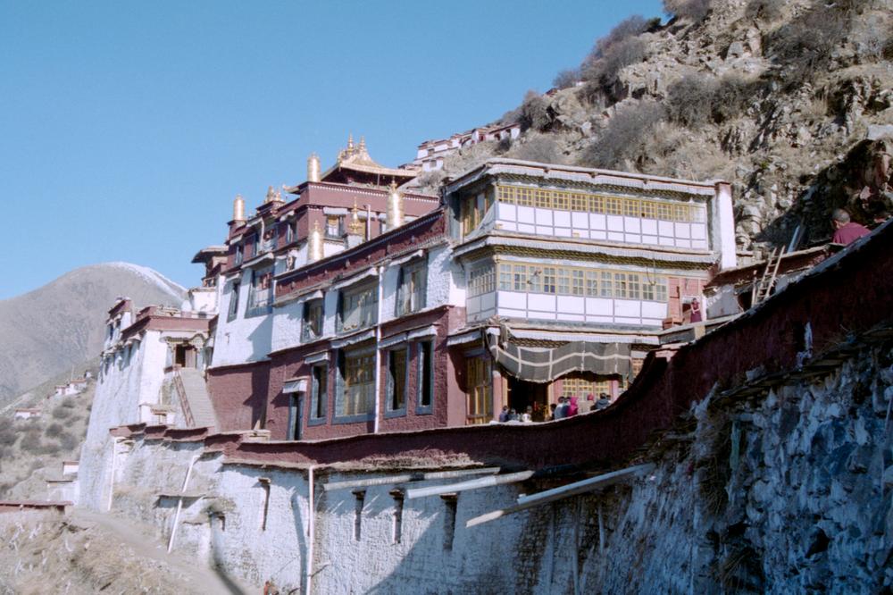 Le monastère de Drigung.