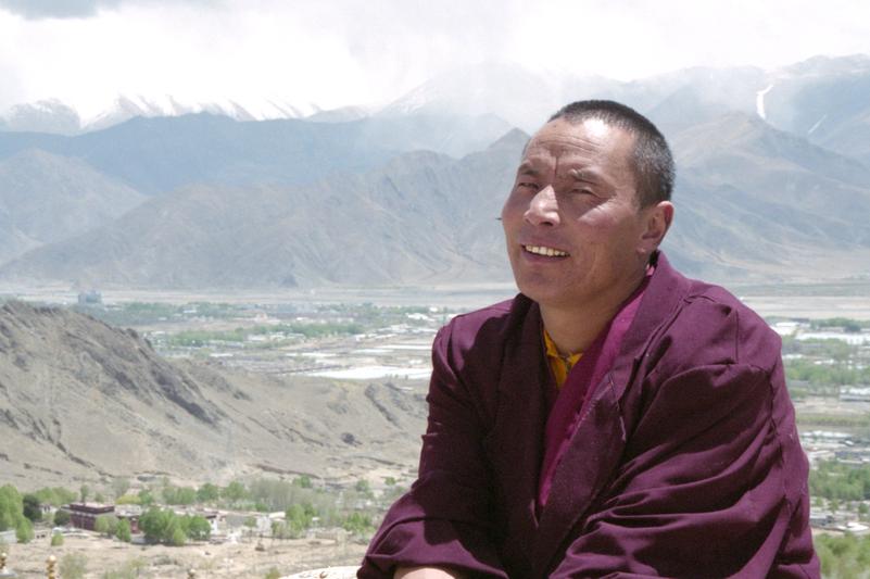 Un moine du monastère de Drepung.