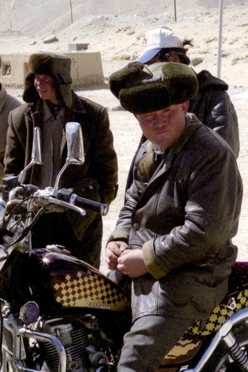 Des Kyrgyz sur les rives du Karakul.