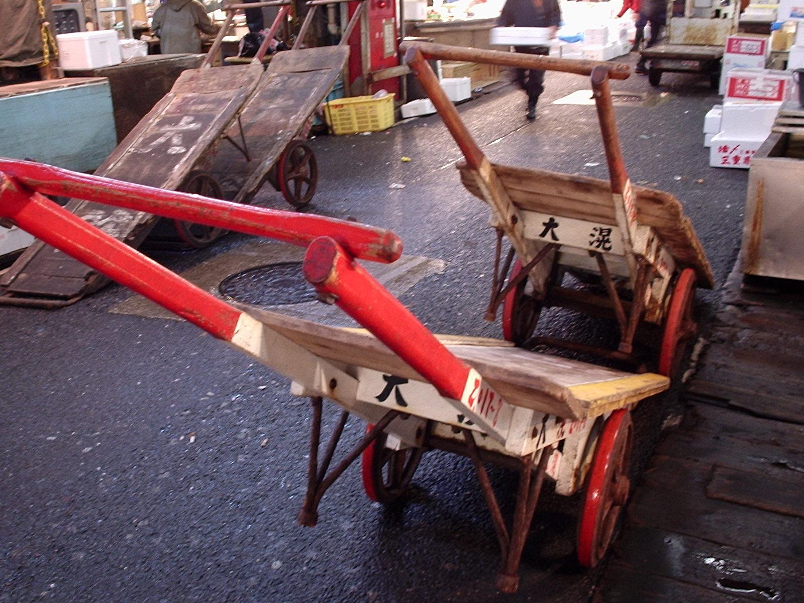 Des chariots