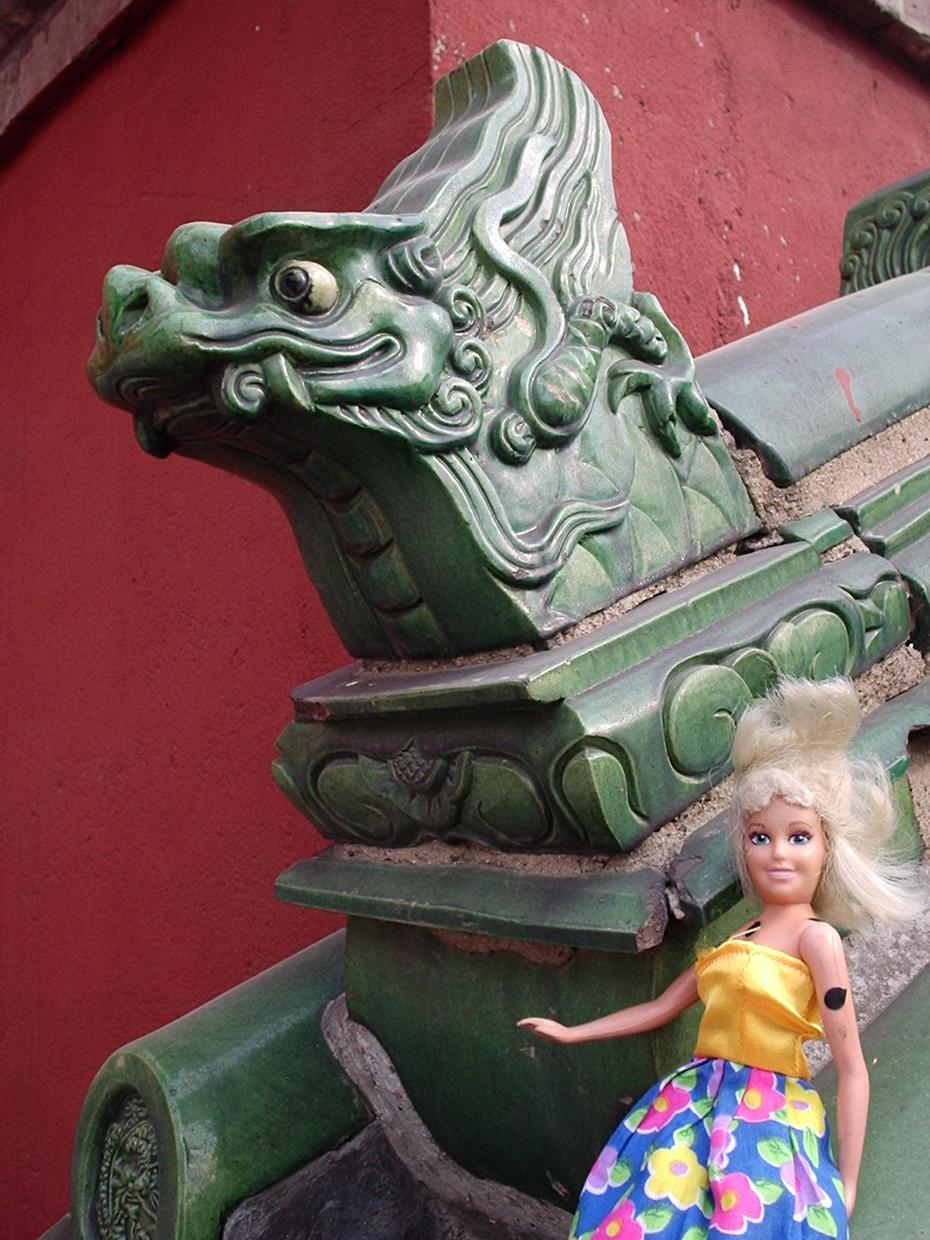 Louise au Temple de la Paix céleste