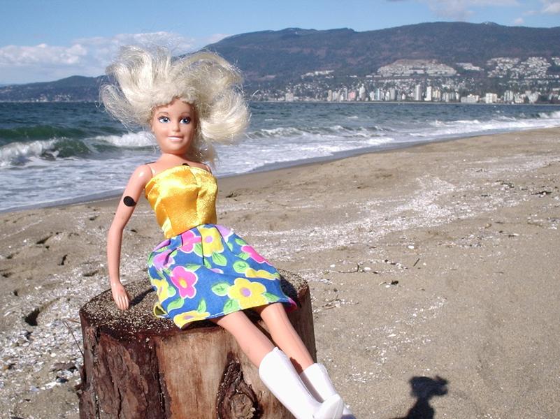 Louise profite de la plage