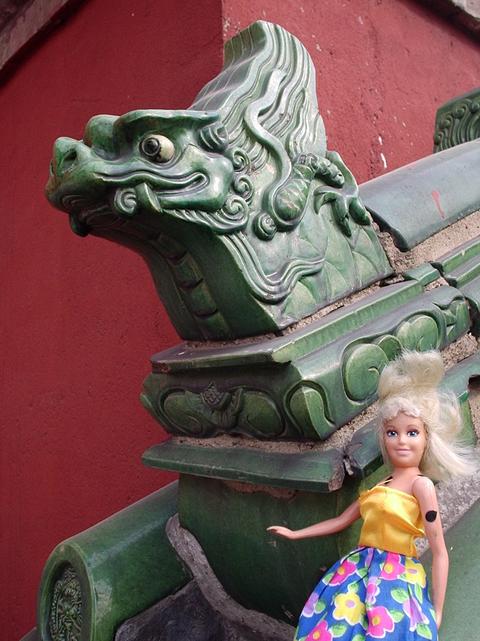 Louise au Temple de la Paix céleste