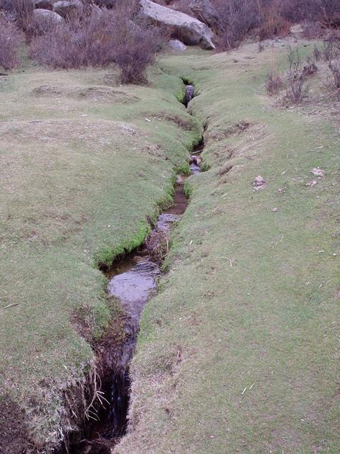 Une petite rivière sur la route de Chimpuk.