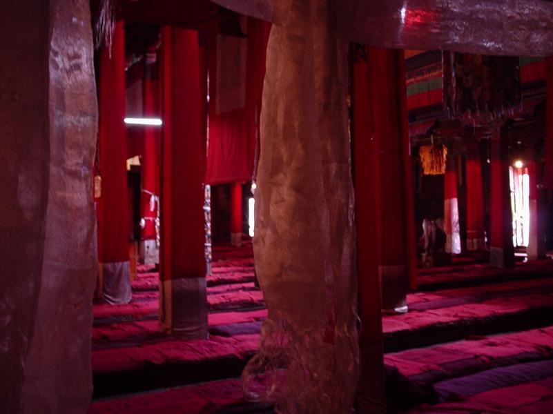 Le grand hall du monastère.